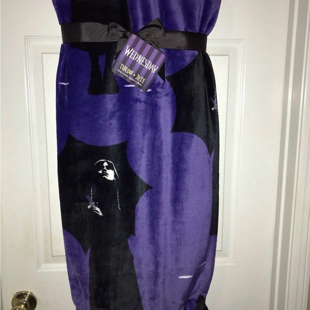 Addam’s Family Wednesday Addam’s Super Soft Plush Throw 60x70 NWT Brand New RARE